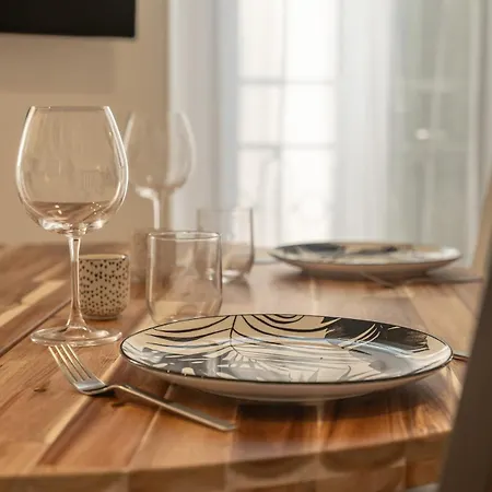 Apartmán New Designer Ac Wifi Near Train Station *